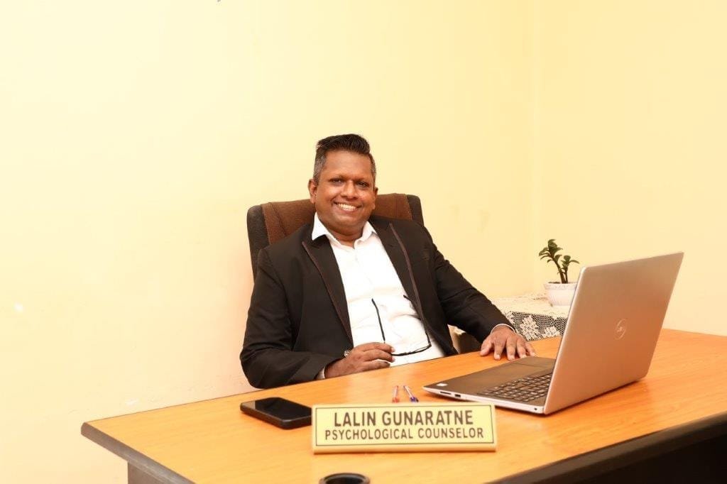 Senior Lecturer